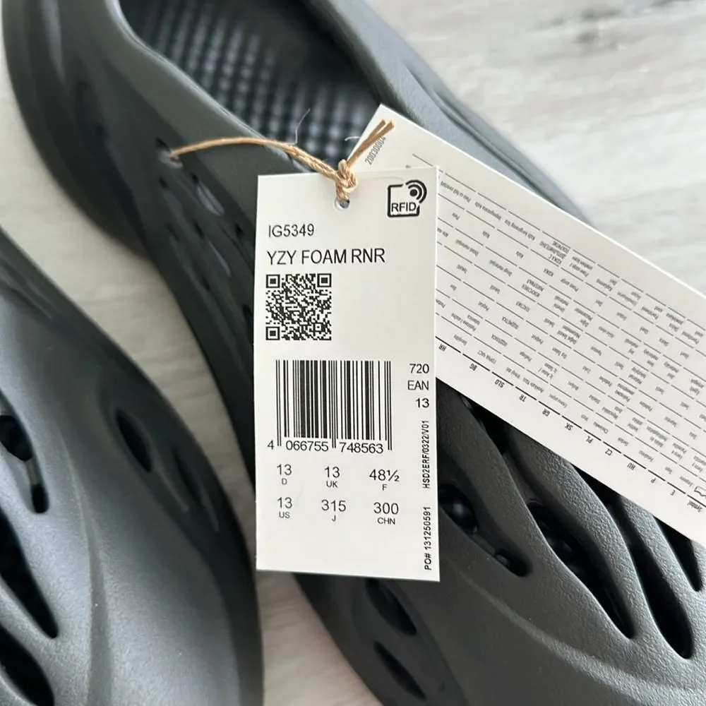 adidas Yeezy Foam RNR Carbon 13 NWT‎ IN BOX